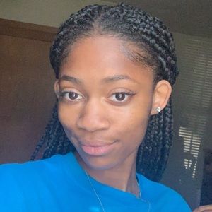 Meet your Posher, Dee